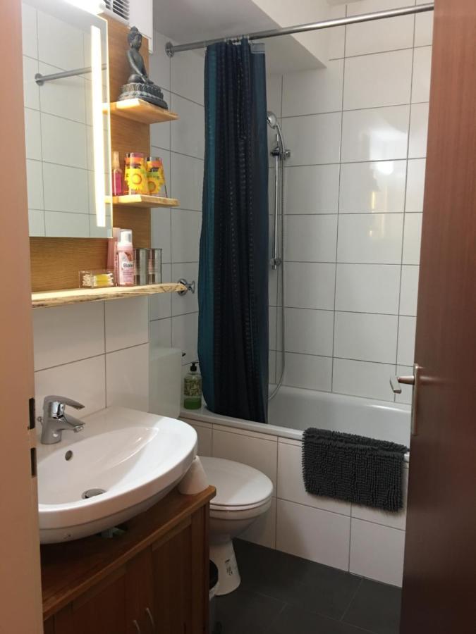 Mitten In Duesseldorf Esterno foto